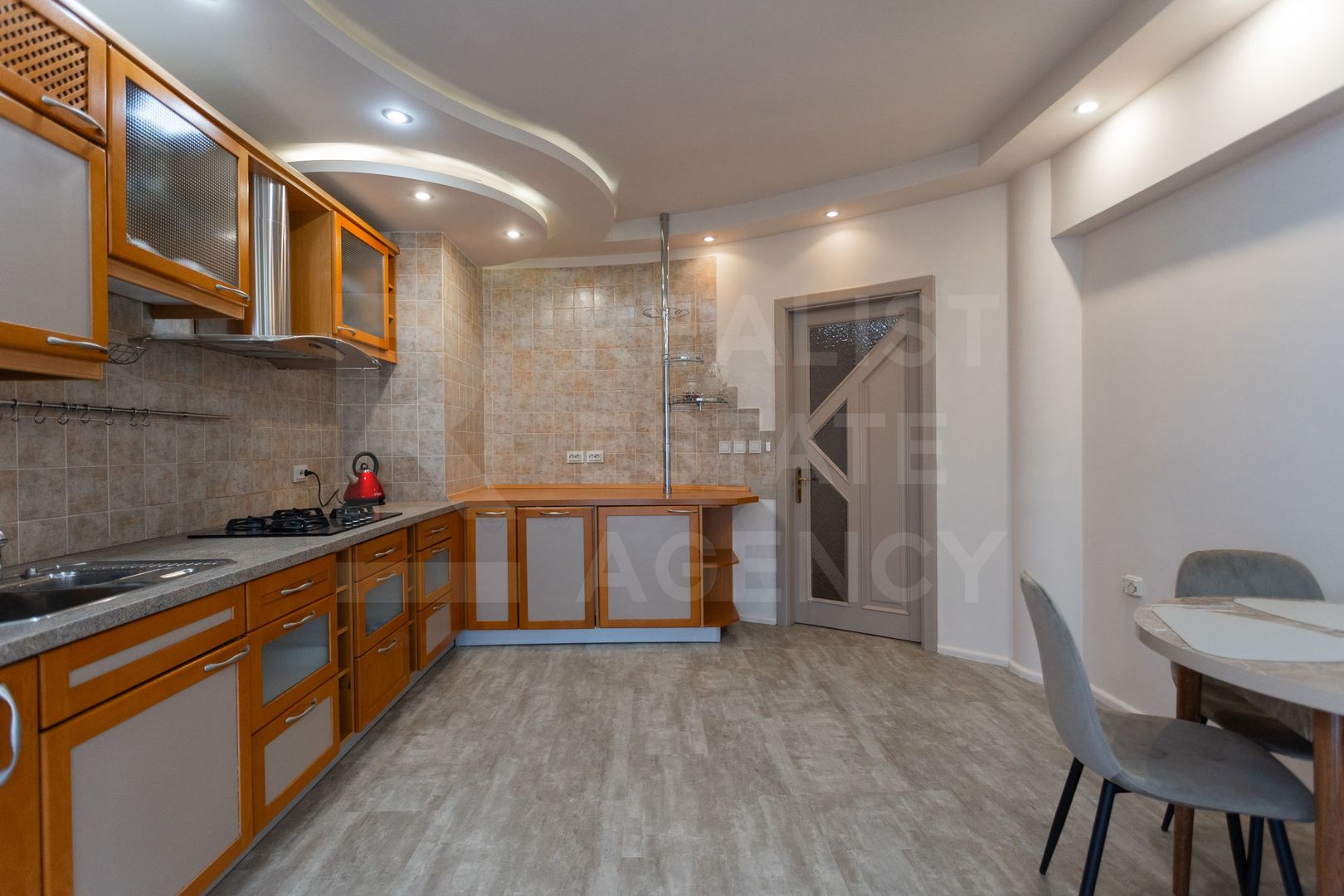 Chirie, apartament, 5 camere, strada Petru Rareș, Centru - Poză 17