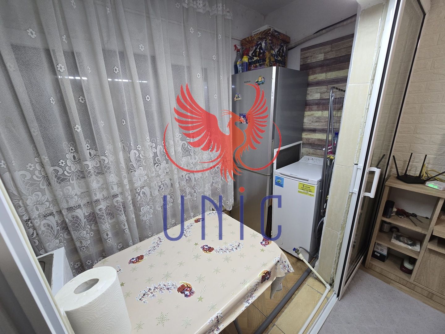 Camera de camin transformata in garsoniera! - Poză 2