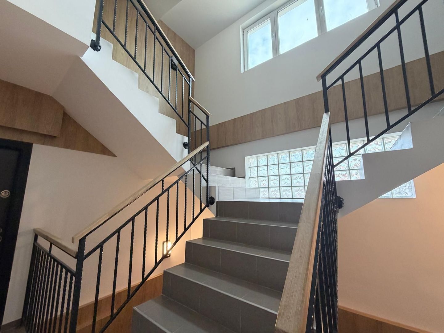 Stylish 3-Room Apartment for Rent in Iancu Nicolae - Poză 14