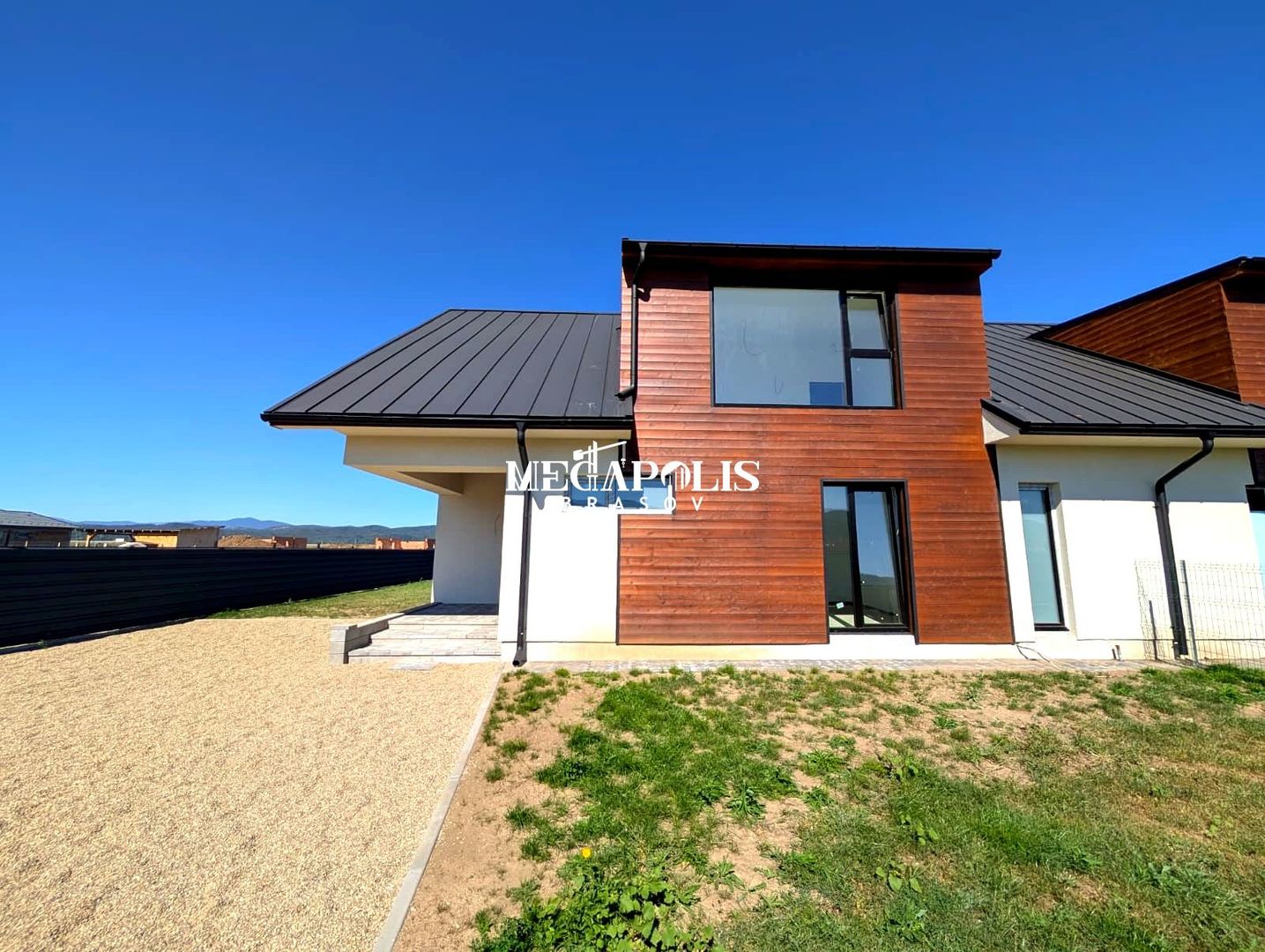 Duplex de vânzare în Cristian - Poză 2