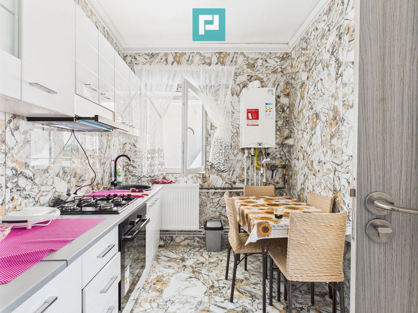 Casă cu 3 camere, anexe  locație Premium în Pecica - Poză 12