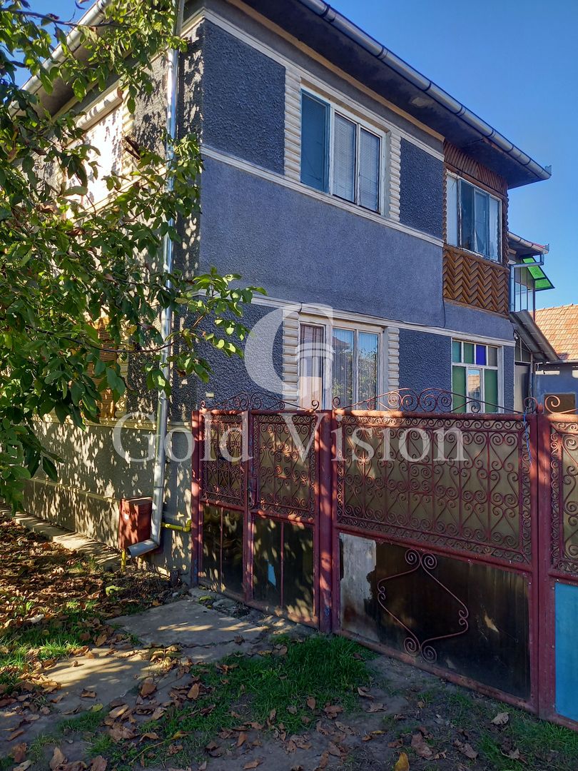 Casa cu etaj, 350mp utili, cu teren de 1650mp, loc. Cristești, Mureș - Poză 1