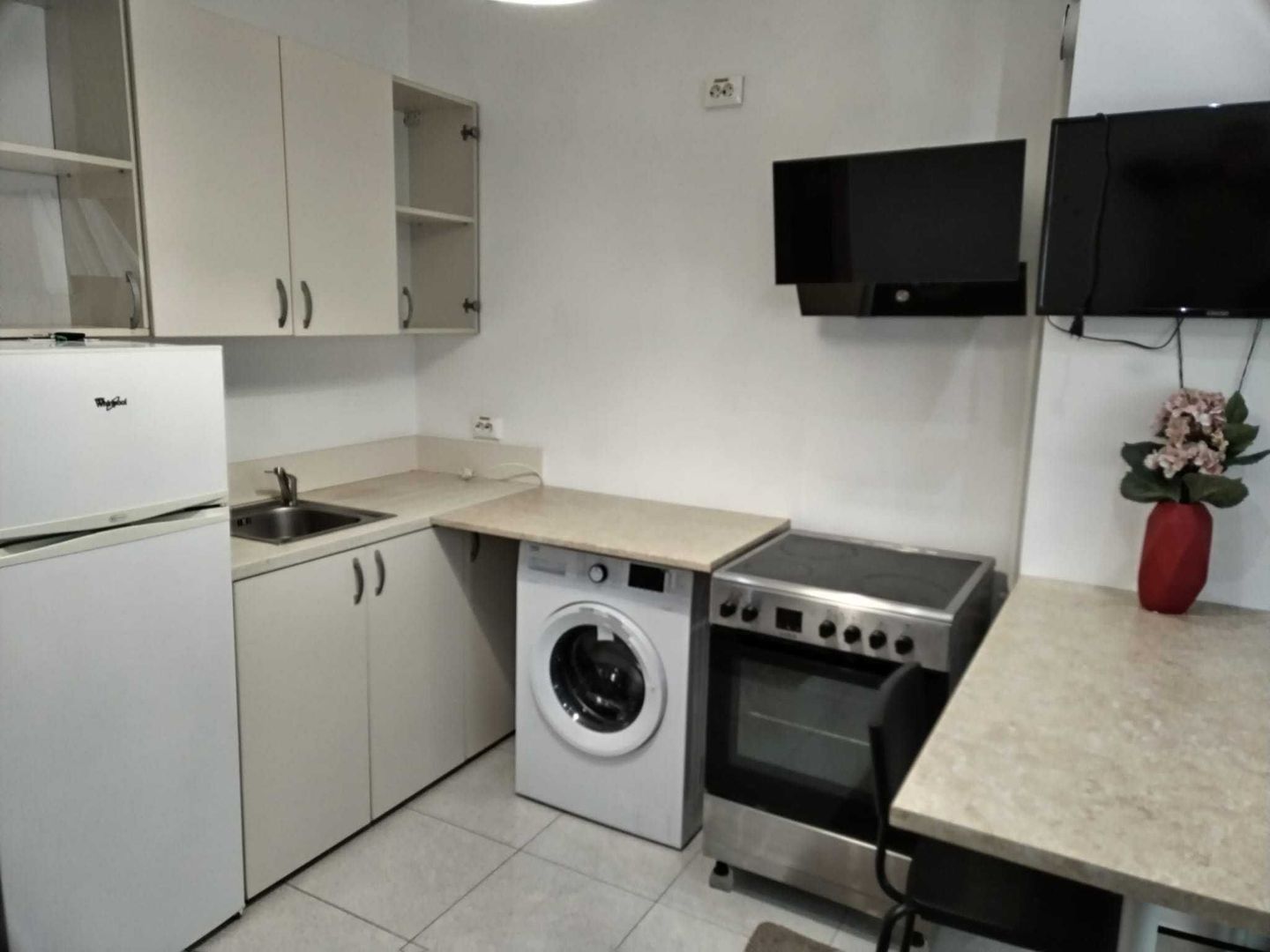 Vitan Apartament 2 camere - Poză 2