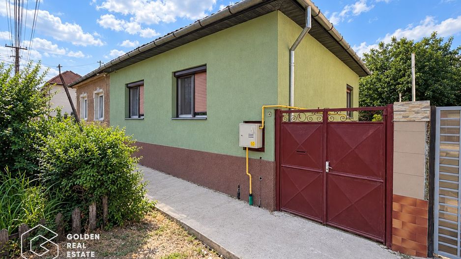 Casa din caramida, 3 camere + anexa, teren 262 mp,  zona Vlaicu - Poză 1