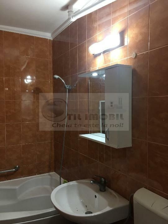 Ap. 3 camere Decomandate., 2 bai, 67mp, zona Gara - Poză 4