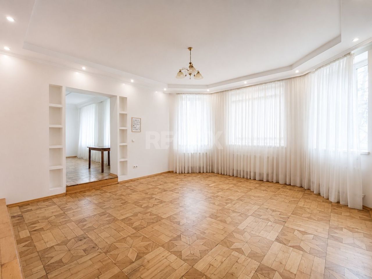Cojușna - Casă 6 Dormitoare + Living | 259 m² | teren 10,81 ari | 249.000 € - Poză 9