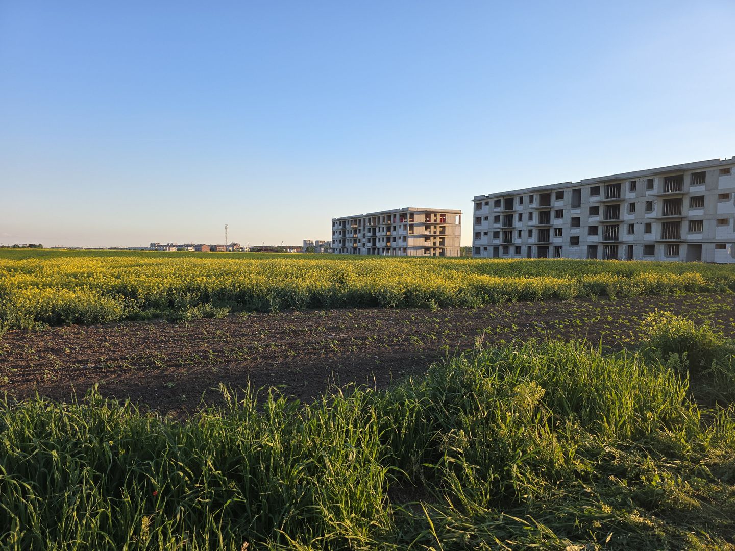 Lot intravilan ideal pozitionat in Tunari, Ilfov - Poză 1