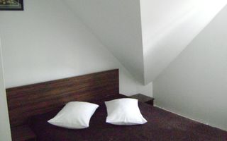 Pensiune de vanzare P+E Busteni - central - Poză 27