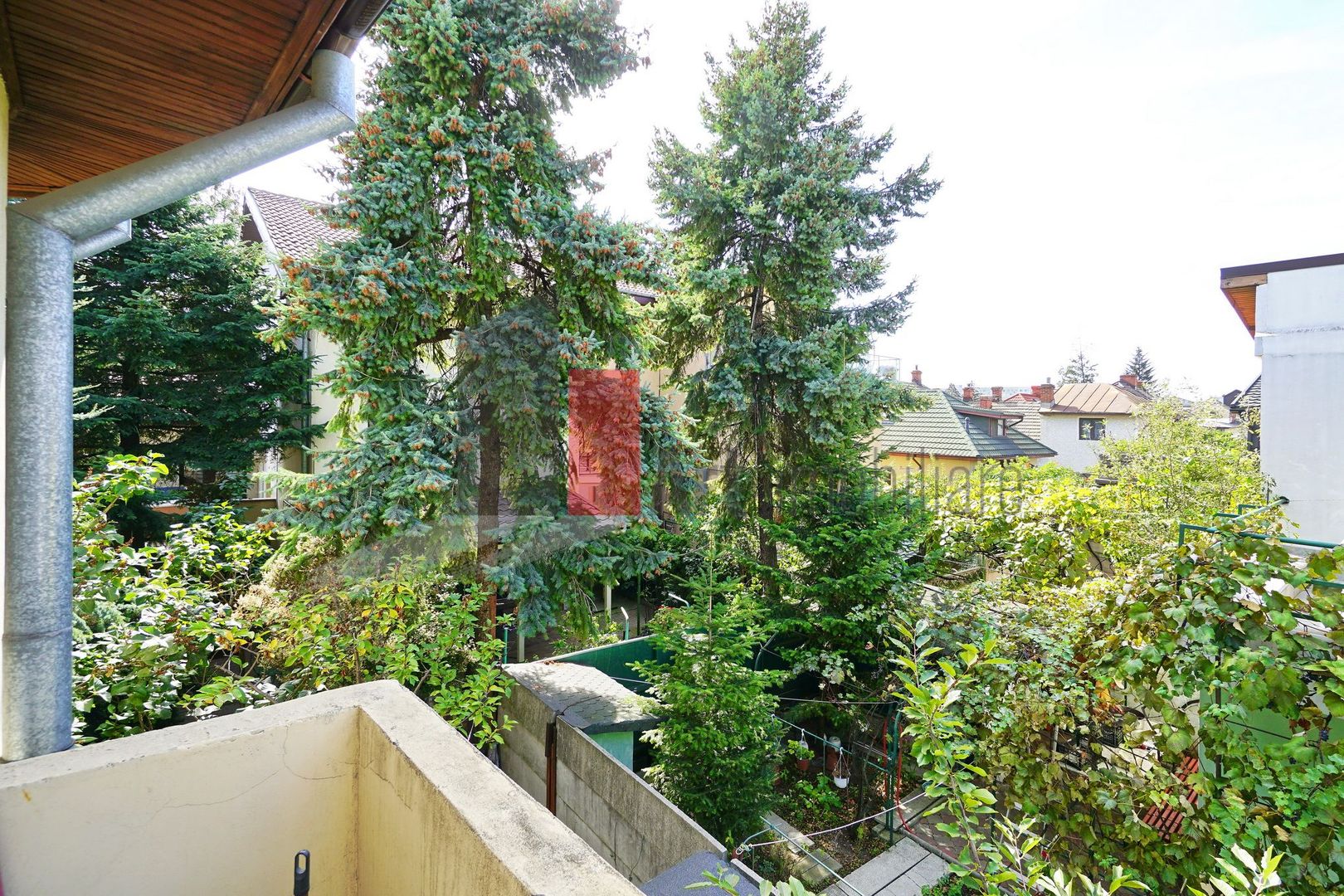 Vatra Luminoasa, jumatate de vila, intrare separata - Poză 2