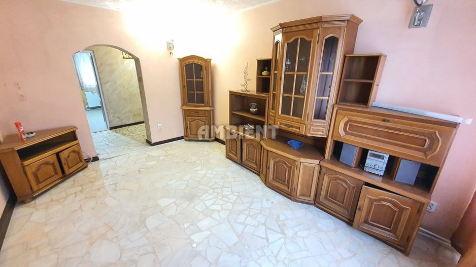 Apartament cu 3 camere, decomandate, zona CENTRU - PRIMĂRIE; - Poză 1