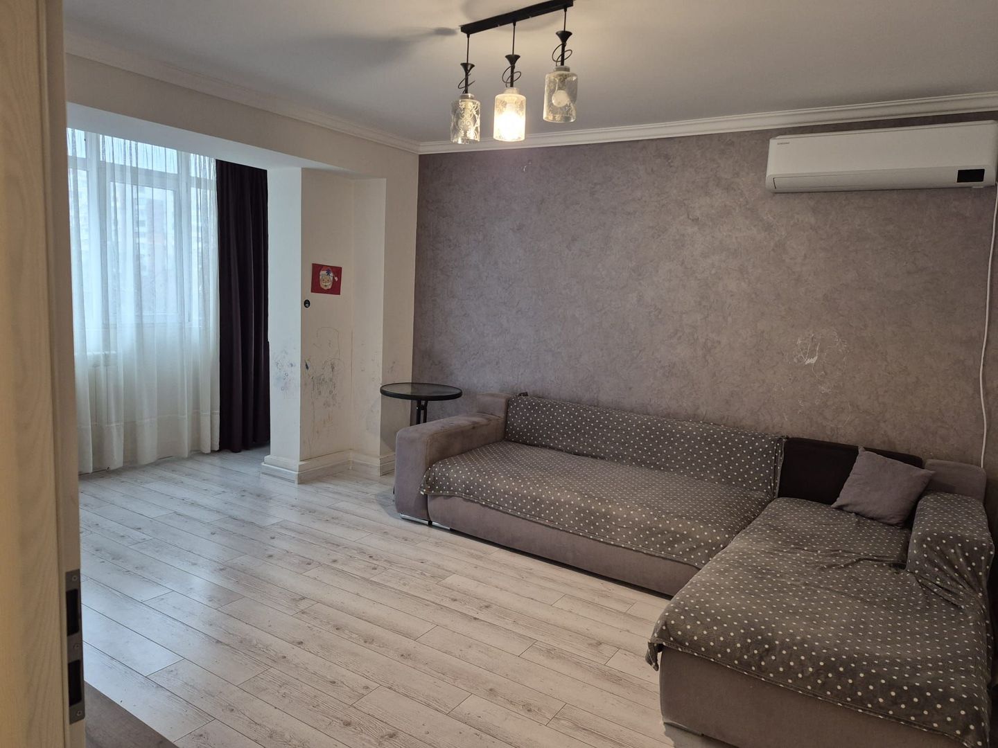 Apartament spațios in  Mazepa 1 - 3 camere, 2 băi, etaj 2 - Poză 2