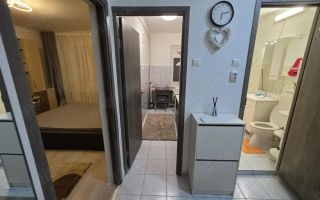 Garsonieră decomandată, parter înalt, mobilată complet, zonă liniștită Vitan - Poză 2