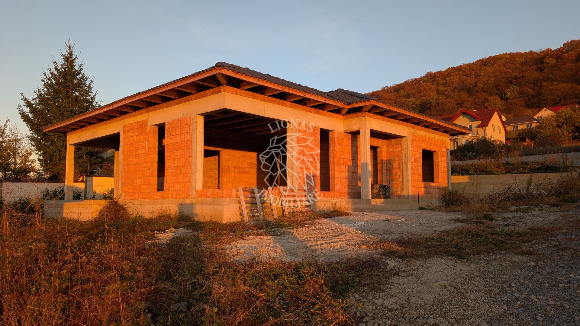 Casa 4 camere 109 mp-teren 453 mp-terasa-Zona Valea Ghinzii - Poză 1