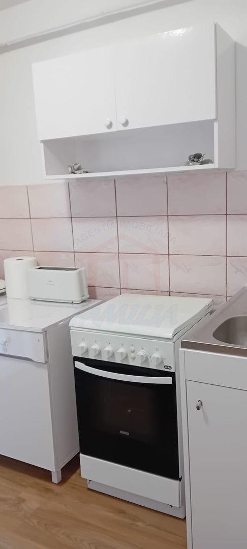 Inchiriere apartament 2 camere, Micro 21, parter, 50 mp, 305 EURO/Luna - Poză 2