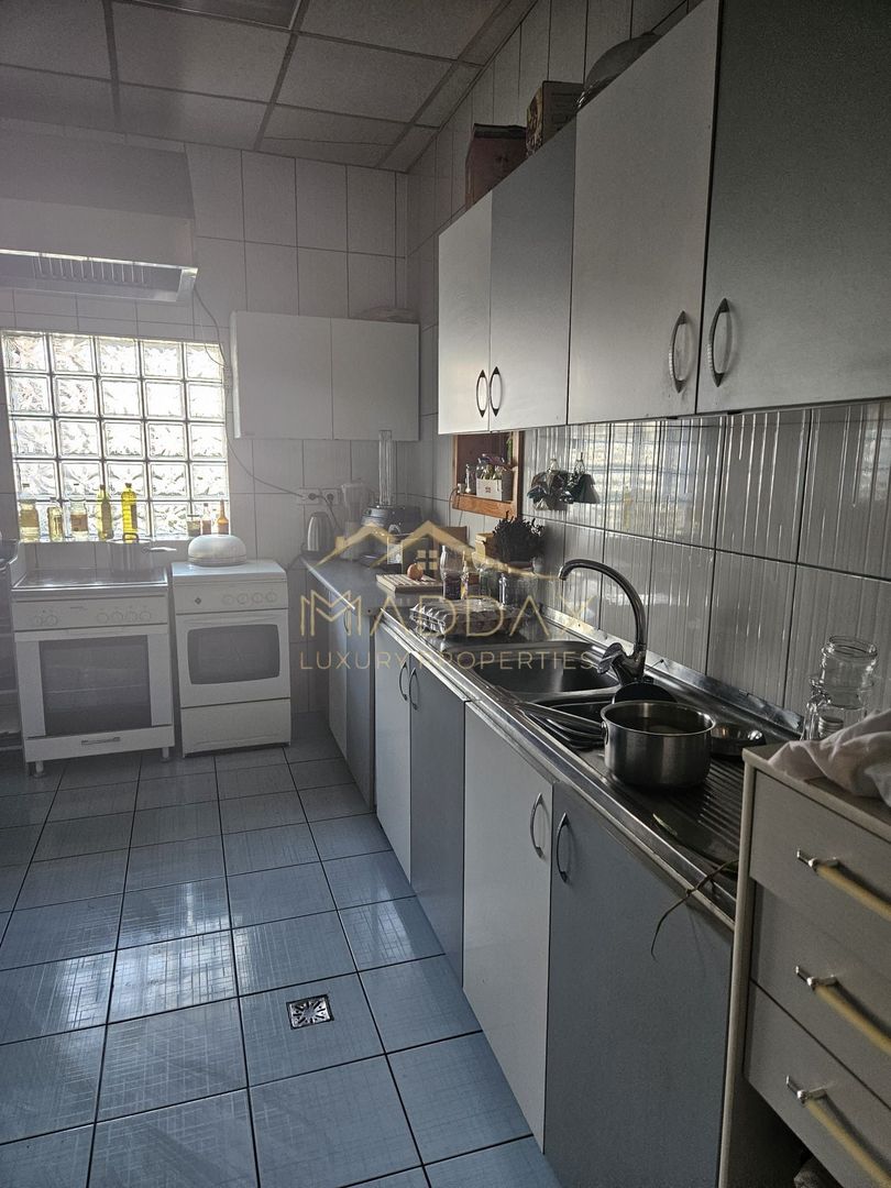 Pensiune 10 camere cu restaurant // Moieciu de Jos - Poză 20