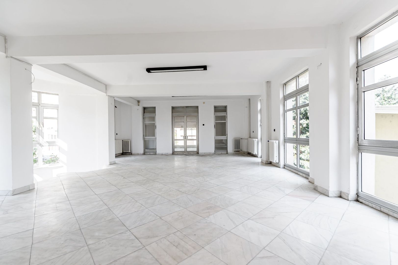 Imobil versatil, ideal pentru investiție, zonă cu trafic intens, Arad - Poză 8