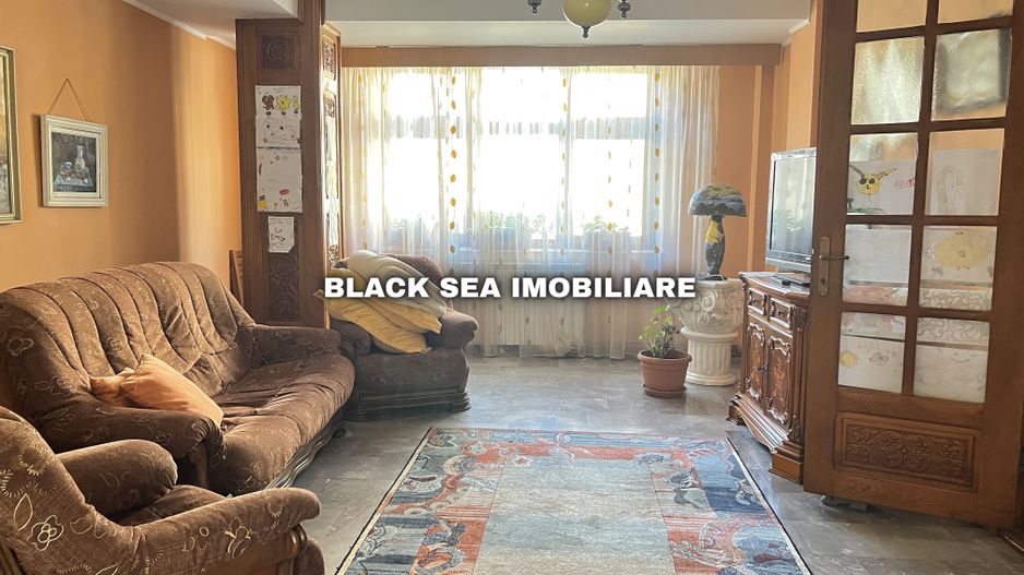 Vila 7 camere D+P+1+M - Gaze - 2 Garaje - 50m de plaja - Ocazie Unică - Poză 4