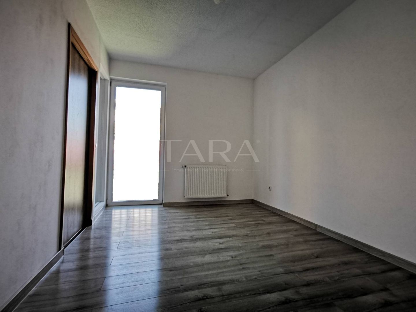 Apartament cu 2 camere finisat, 42 mp, zonă cu acces facil. - Poză 4