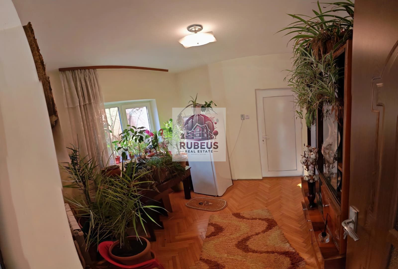 Casa cu personalitate in Calomfirescu – spatiu, liniste si teren gener - Poză 19