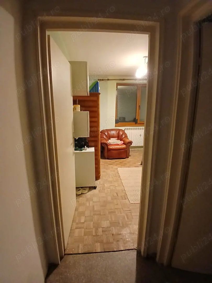 Apartament 4 cam Mazepa 1,et 3 - Poză 1