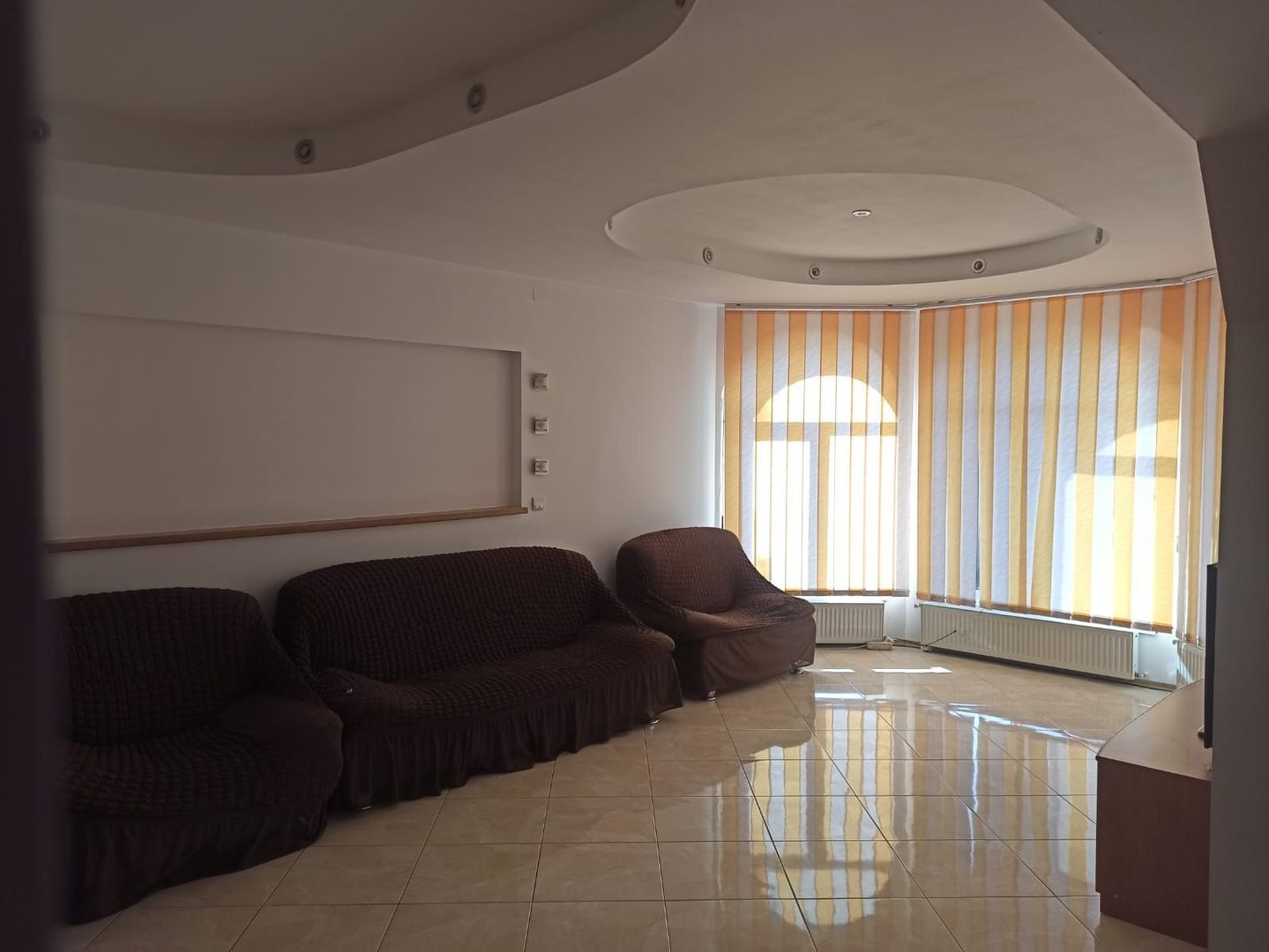 Casa 5 camere, 250 mp teren liber, adiacent șoseaua Leordeni - Poză 6