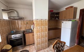 3 decomandate, etaj 2/4, centrala termica, Rovine - 157 000 Euro - Poză 16