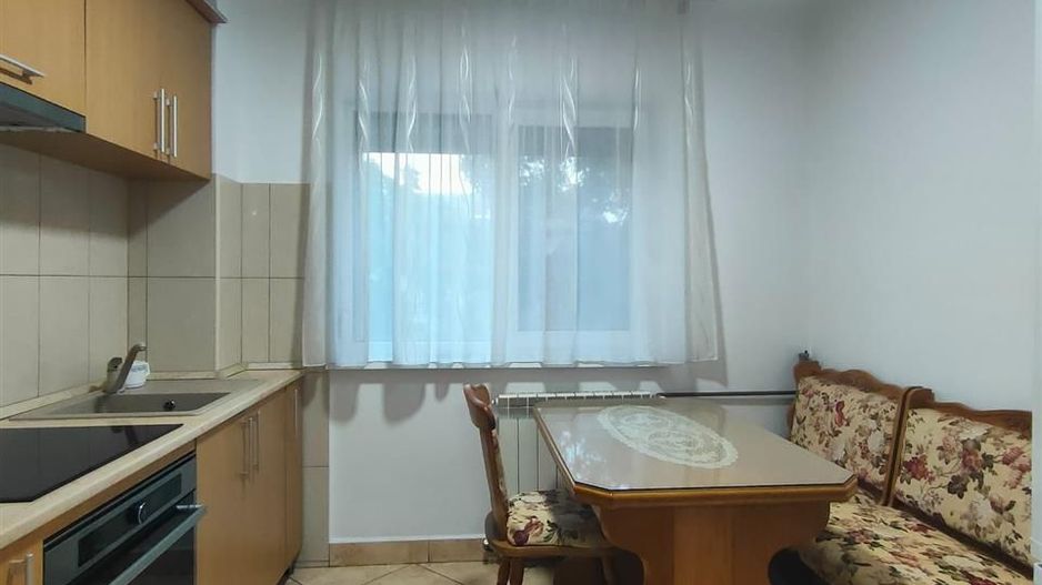 Apartament cu 3 camere decomandat zona Nufarul - Poză 6