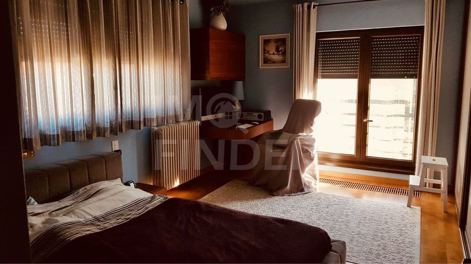 3 Camere Bloc Vila 100mp cu 2 parcari zona Campului - Poză 3