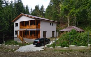 Pensiune Cabana 280mp-teren 1169 mp-foisor-200 m de Lac Colibita - Poză 1