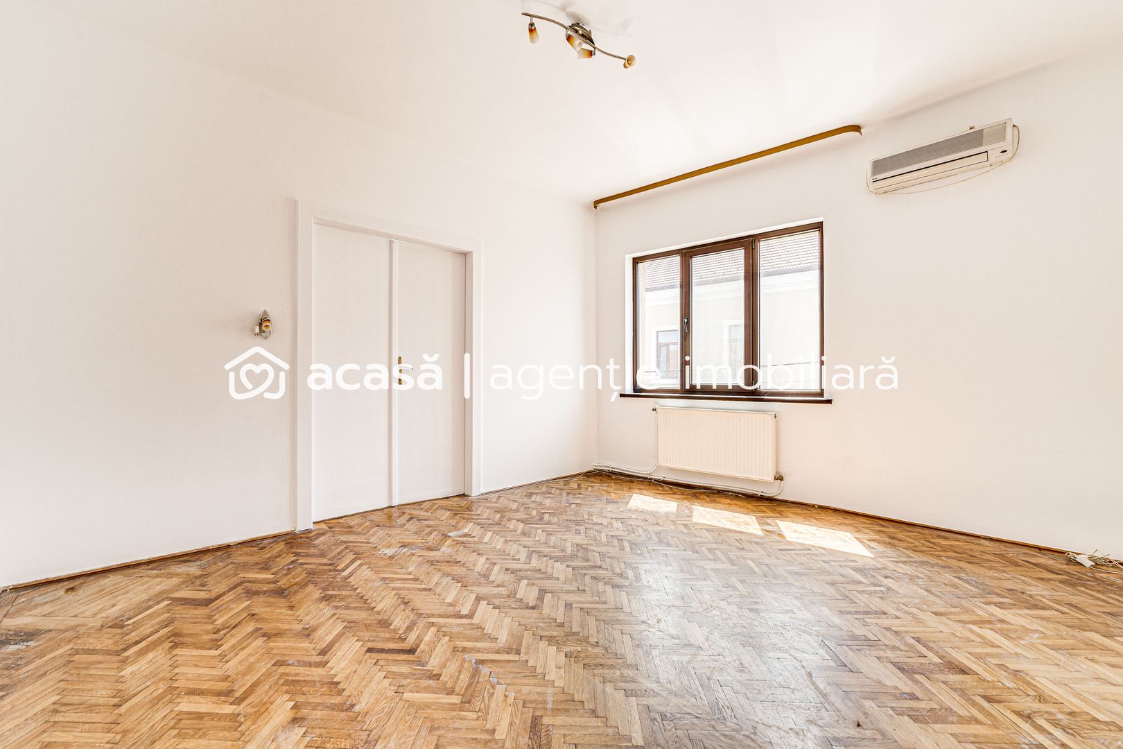 Preț redus! Apartament la casă, în centru - Poză 9