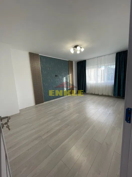 De vanzare apartament cu 3 camere, Piata mare - Poză 2