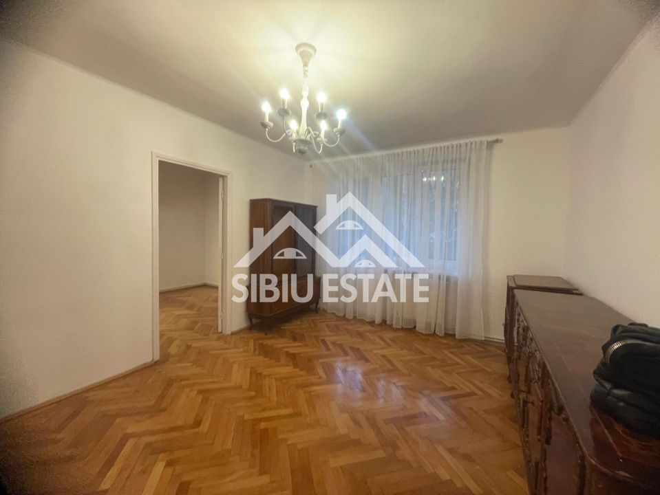 Apartament de vanzare cu 3 camere, balcon, etaj 1 -Zona Calea Dumbravii - Poză 6