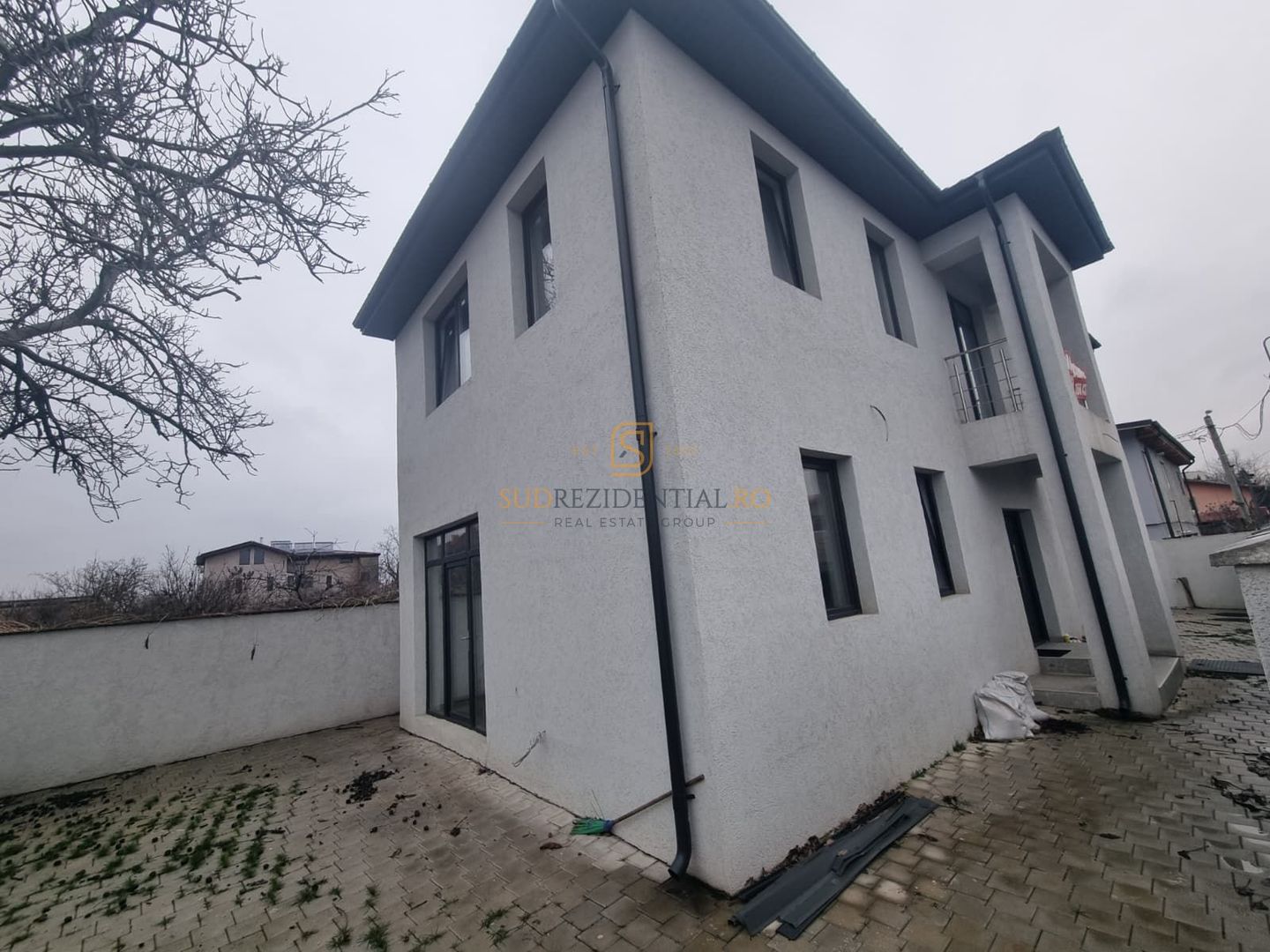 Casă spațioasă de vânzare – Sector 4, Metrou Aparatorii Patriei - Poză 3