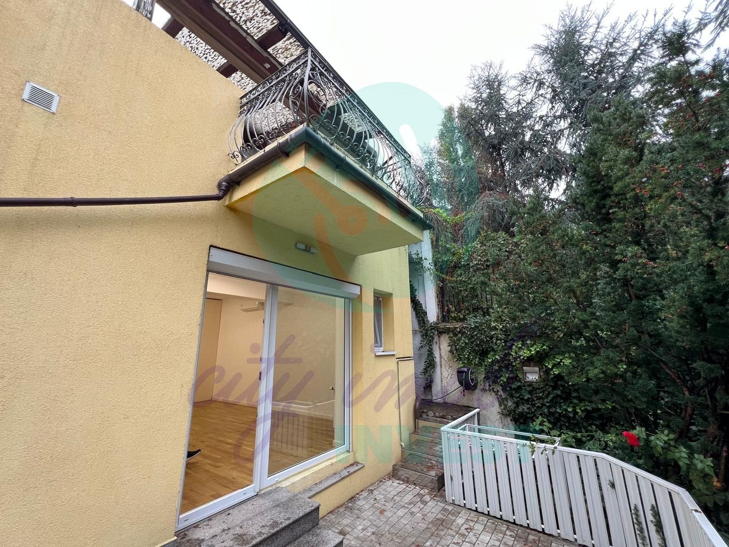 Apartament cochet cu gradină proprie – ultracentral, Piața Unirii - Poză 1