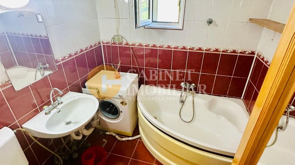 2 Camere Decomandat - Zona Alexandru Cel Bun - Bloc din 1983 - Poză 9