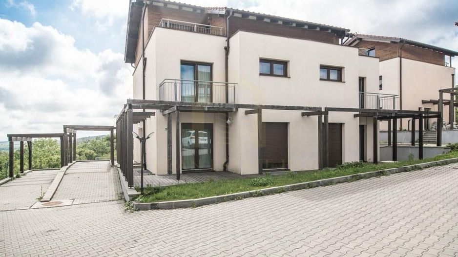 Vanzare Duplex, 214 mp, teren 300 mp, Europa - Poză 2