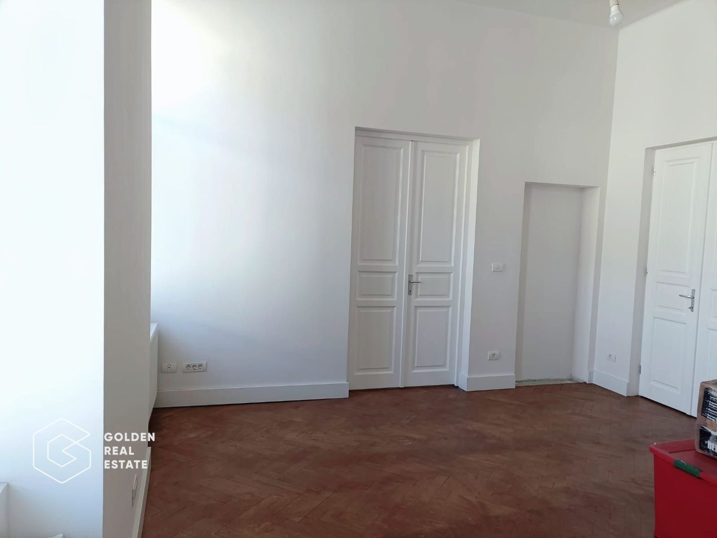 Apartament ultracentral cu 3 camere si vedere spre Hotel Continental - Poză 6