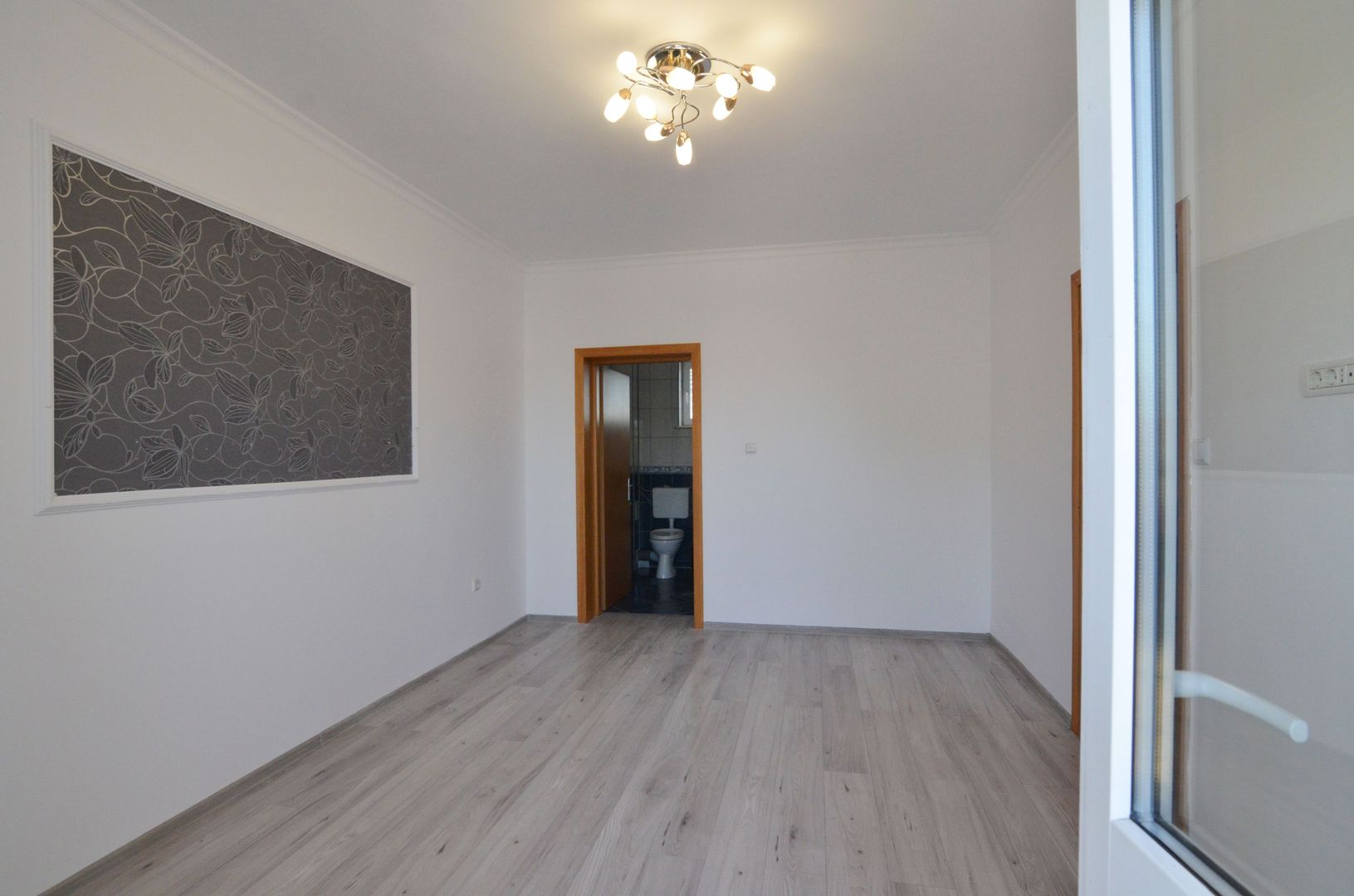 Inchiriem Vila individuala 6 camere cu panouri solare zona Pipera - Poză 23