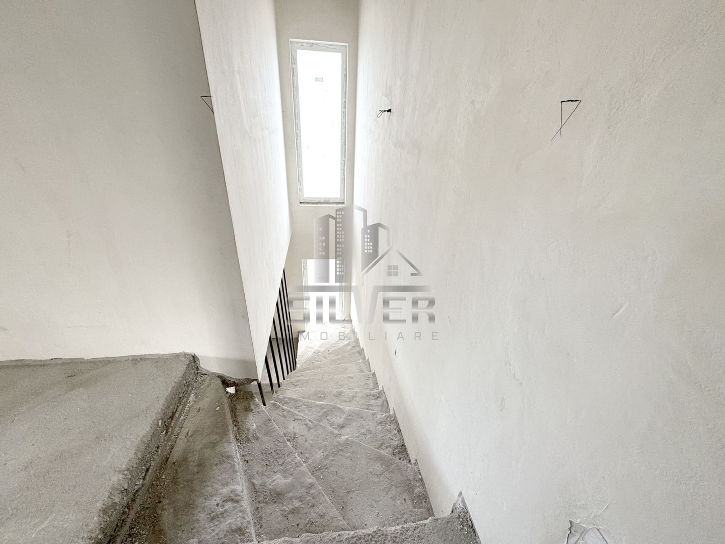 Casa  tip duplex /Zona strazii Urusagului. - Poză 19