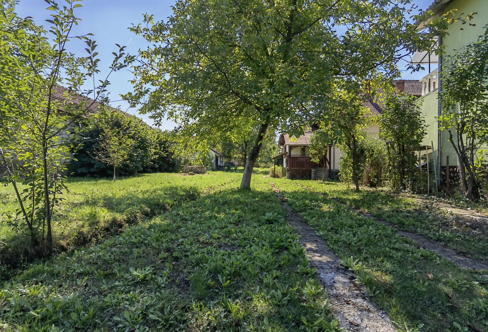 Casa vacanta,investitie  in Gurahont cu teren generos - Poză 22