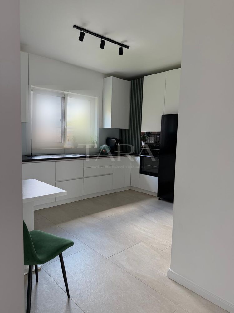 Duplex modern cu curte proprie, în zonă liniștită, aproape de pădure. - Poză 2