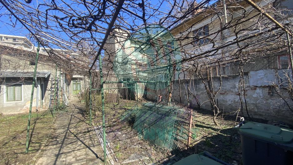 Casă cu teren generos lângă Bulevardul Banu Manta - Poză 5
