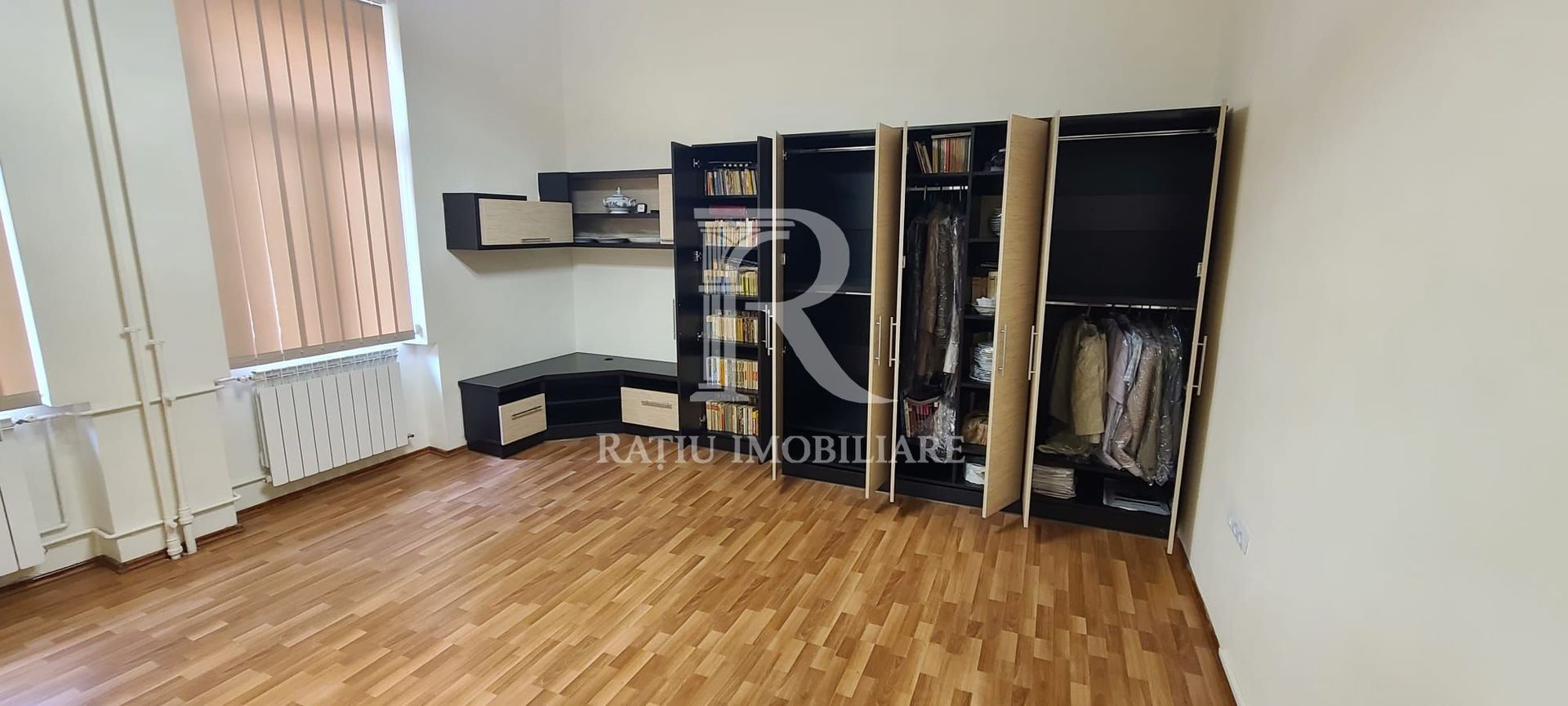 Apartament cu 2 camere | Etajul 1 | Pietonala | Ultracentral | Oradea - Poză 2