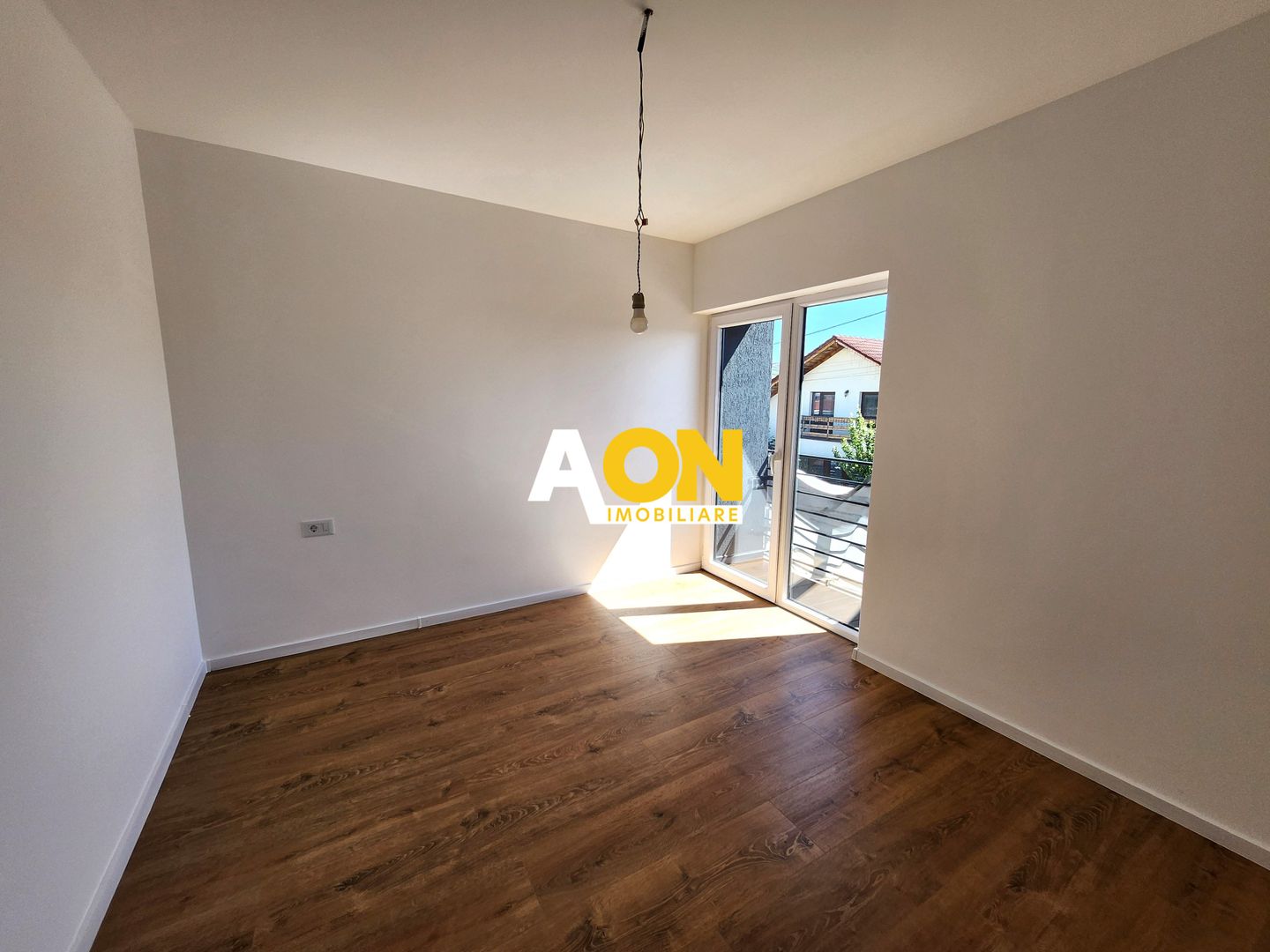 Casa Individuala cu 4 camere, 3 bai, terasa, 370mp teren, Oarda de Jos - Poză 9
