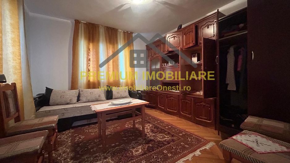 Casă batraneasca+ teren 999 mp intravilan în Oituz - Poză 3