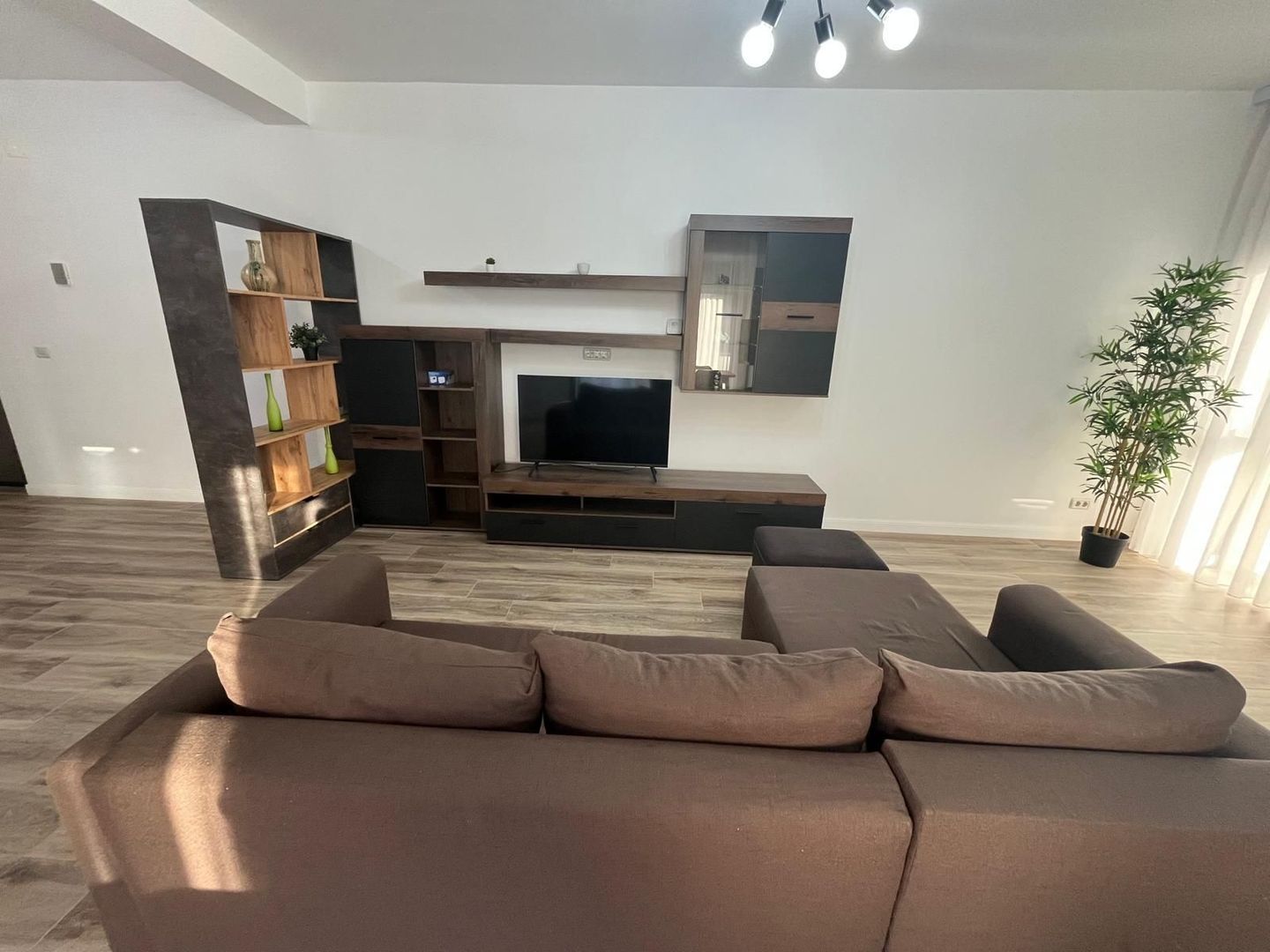 Apartament zona Lipovei - intrare Dumbrăvița - Poză 3