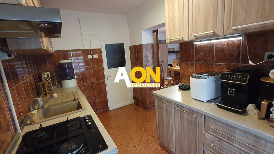 Casa cu 7 camere, 2 spatii comerciale, pretabila pt. birouri, Centru - Poză 18