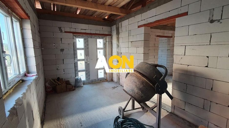 Casa la rosu 4 camere 430 mp teren Oarda de Jos - Poză 3