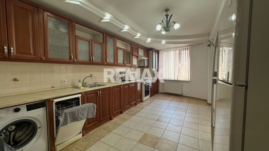 Apartament cu 2 odăi +living ultra centru, Mun. Chișinău - Poză 9