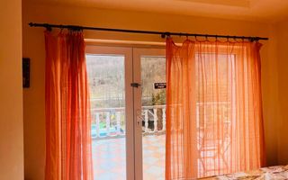 Pensiune de vânzare | 400 MPU | 10 Camere | Rasinari - Curmatura - Poză 10